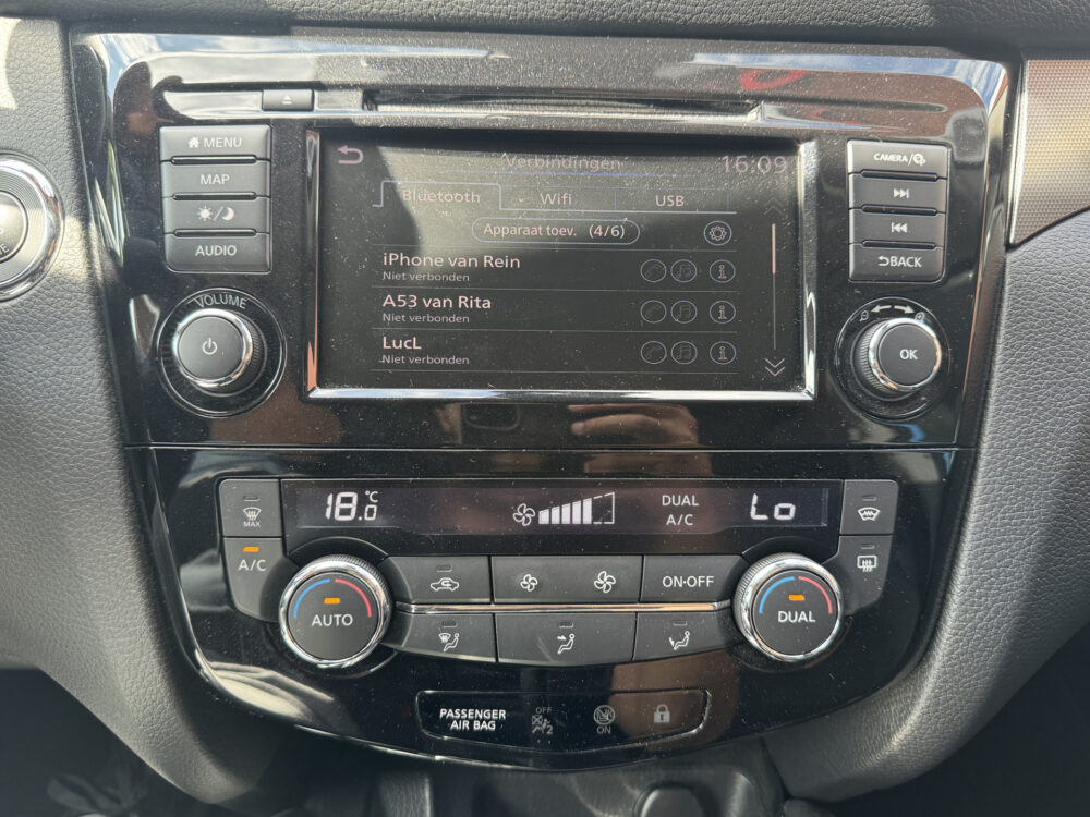 Nissan QASHQAI 1.3 DIG-T Tekna 160PK!! // NAVI // CAMERA // ADAPTIVE CRUISE // PANO DAK // TREKHAAK // 19