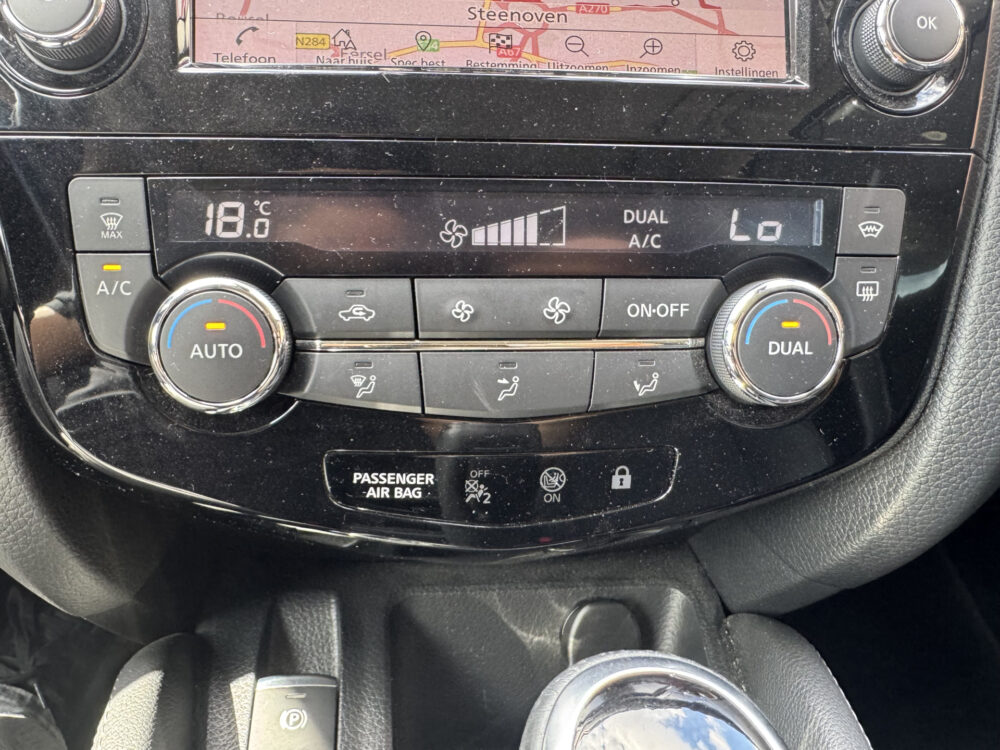 Nissan QASHQAI 1.3 DIG-T Tekna 160PK!! // NAVI // CAMERA // ADAPTIVE CRUISE // PANO DAK // TREKHAAK // 22