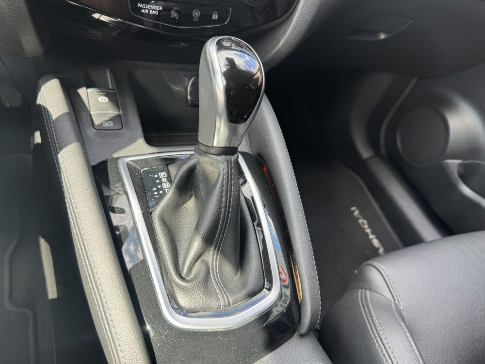 Nissan QASHQAI 1.3 DIG-T Tekna 160PK!! // NAVI // CAMERA // ADAPTIVE CRUISE // PANO DAK // TREKHAAK // 23