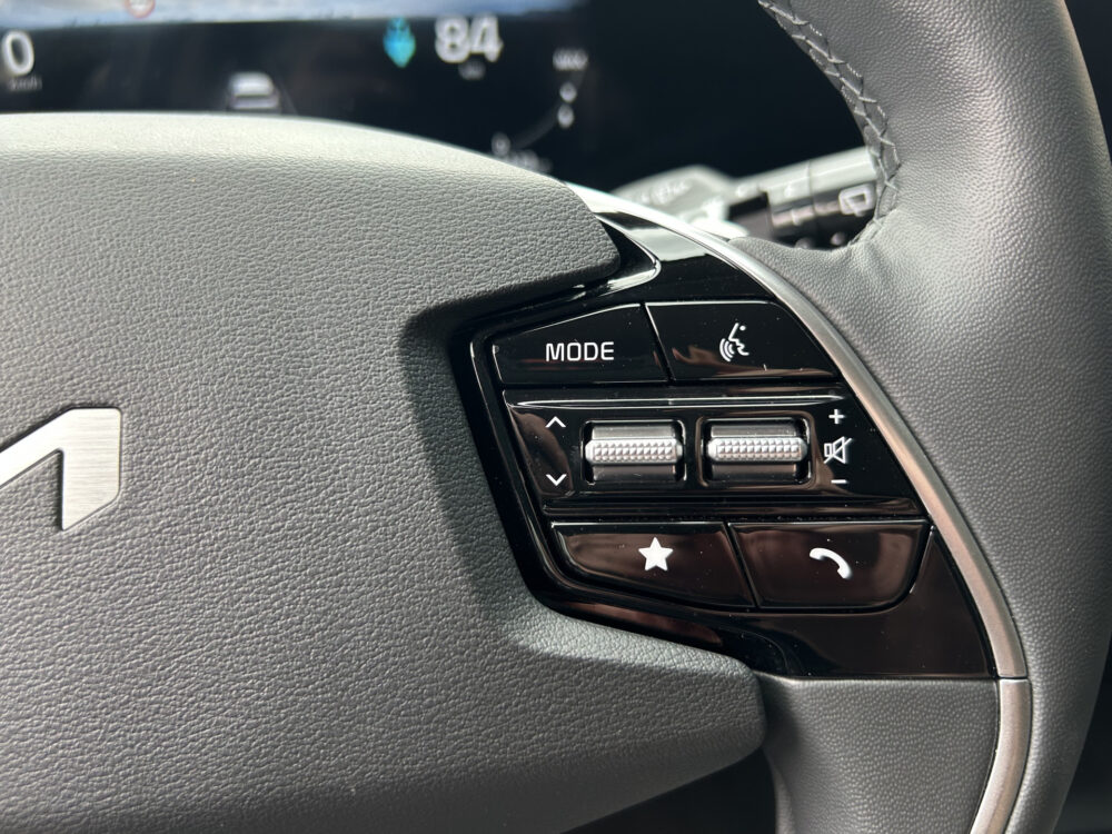 Kia Niro EV Edition Advanced 64.8 kWh 3-fase // ADAPTIVE CRUISE // NAVI + CARPLAY // KEYLESS // ELEK. STOELEN // PDC V+A 10