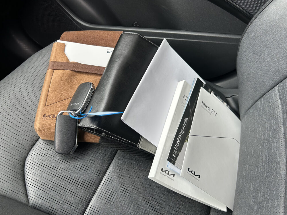 Kia Niro EV Edition Advanced 64.8 kWh 3-fase // ADAPTIVE CRUISE // NAVI + CARPLAY // KEYLESS // ELEK. STOELEN // PDC V+A 15
