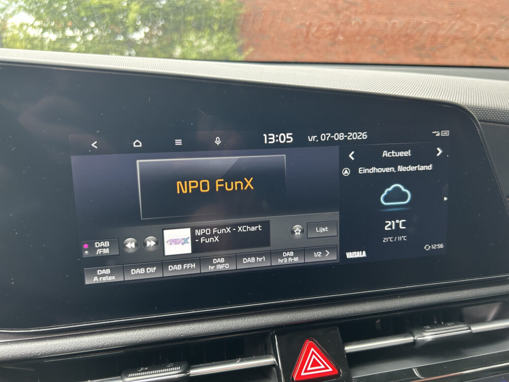 Kia Niro EV Edition Advanced 64.8 kWh 3-fase // ADAPTIVE CRUISE // NAVI + CARPLAY // KEYLESS // ELEK. STOELEN // PDC V+A 19