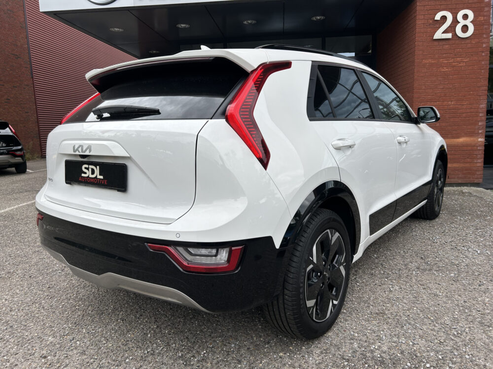 Kia Niro EV Edition Advanced 64.8 kWh 3-fase // ADAPTIVE CRUISE // NAVI + CARPLAY // KEYLESS // ELEK. STOELEN // PDC V+A 2
