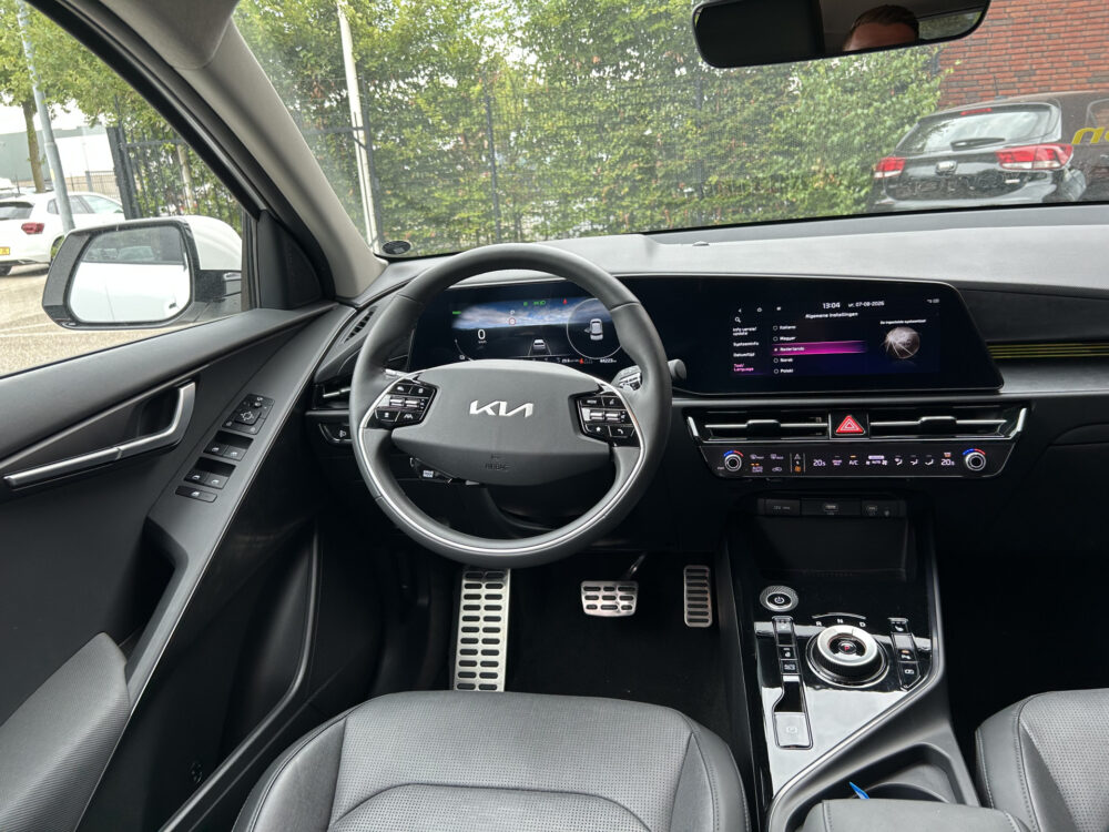 Kia Niro EV Edition Advanced 64.8 kWh 3-fase // ADAPTIVE CRUISE // NAVI + CARPLAY // KEYLESS // ELEK. STOELEN // PDC V+A 7