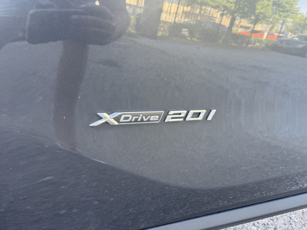 BMW X1 xDrive20i Executive // PANO / SCHUIF- KANTELDAK // NAVI // PDC V+A // CRUISE // TREKHAAK // ELEK. ACHTERKLEP // 29