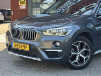 BMW X1 xDrive20i Executive // PANO / SCHUIF- KANTELDAK // NAVI // PDC V+A // CRUISE // TREKHAAK // ELEK. ACHTERKLEP // 40