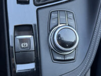 BMW X1 xDrive20i Executive // PANO / SCHUIF- KANTELDAK // NAVI // PDC V+A // CRUISE // TREKHAAK // ELEK. ACHTERKLEP // 60