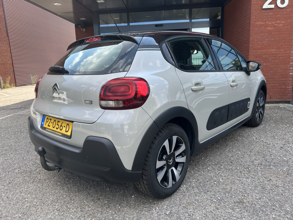 Citroën C3 1.2 PureTech Shine DISTR. RIEM VERVANGEN BIJ 94.000 KM!! // LED // NAVI + CARPLAY // CAMERA // PDC // TREKHAAK!! 2