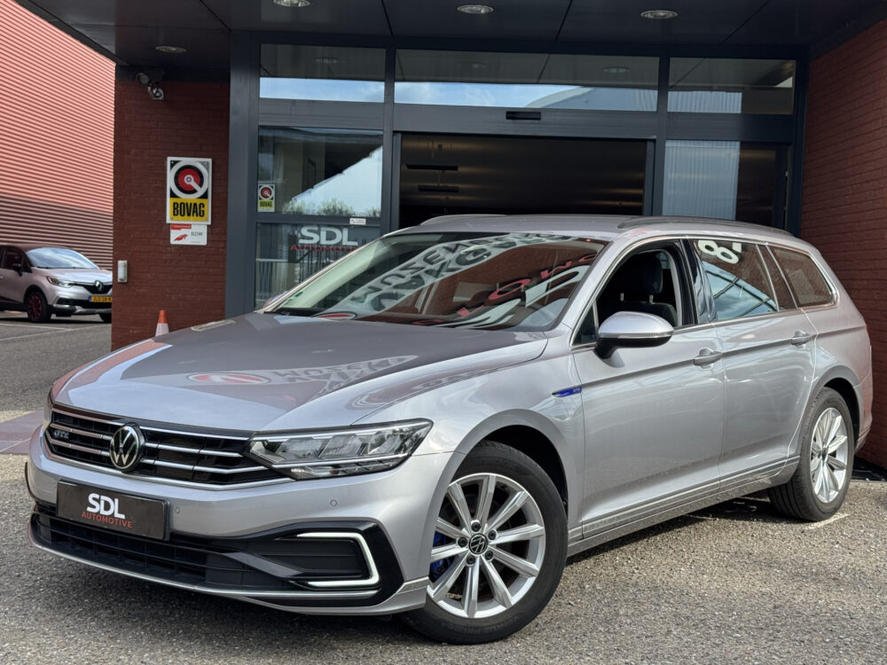 Volkswagen Passat Variant 1.4 TSI PHEV GTE Business // LED // ADAP. CRUISE // NAVI + CARPLAY // CAMERA // PDC V+A // ERGO COMFORT STOEL 1