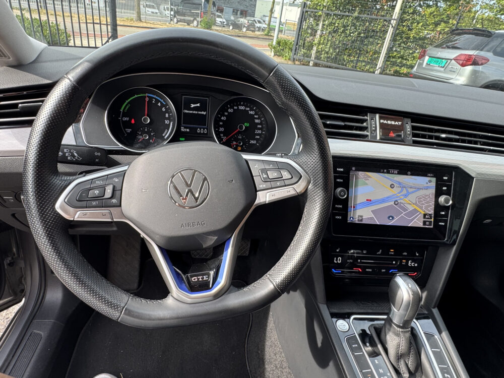 Volkswagen Passat Variant 1.4 TSI PHEV GTE Business // LED // ADAP. CRUISE // NAVI + CARPLAY // CAMERA // PDC V+A // ERGO COMFORT STOEL 13