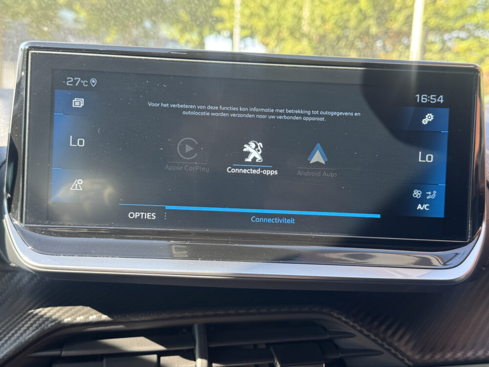 Peugeot 208 1.2 PureTech GT 131PK!! // NAVI // ADAPTIVE CRUISE // VIRTUAL COCKPIT // TREKHAAK // PANODAK // 23