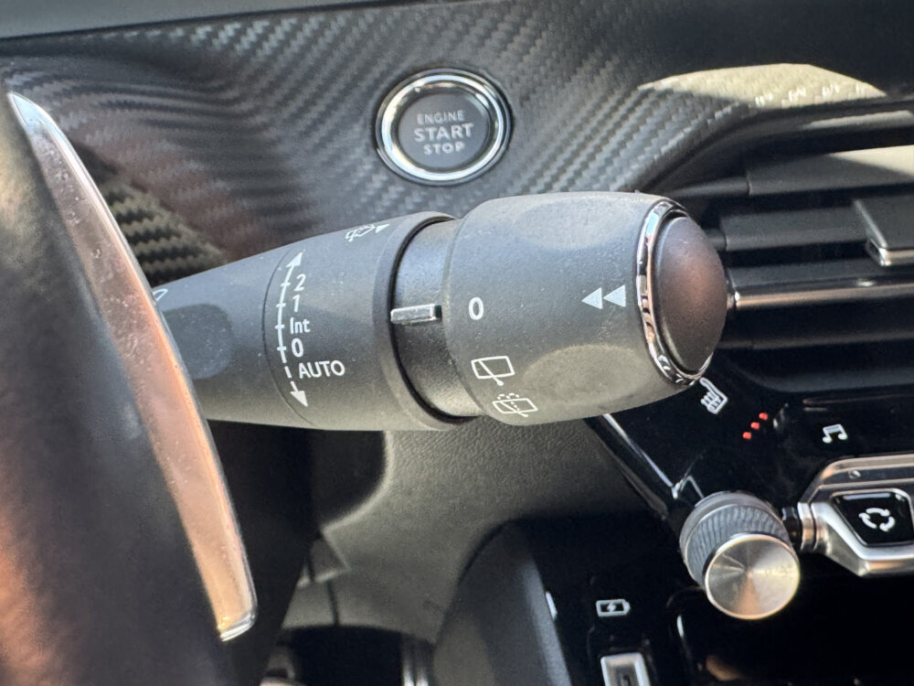 Peugeot 208 1.2 PureTech GT 131PK!! // NAVI // ADAPTIVE CRUISE // VIRTUAL COCKPIT // TREKHAAK // PANODAK // 26