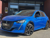 Peugeot 208 1.2 PureTech GT 131PK!! // NAVI // ADAPTIVE CRUISE // VIRTUAL COCKPIT // TREKHAAK // PANODAK // 37