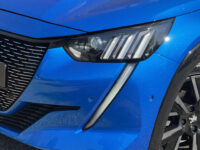 Peugeot 208 1.2 PureTech GT 131PK!! // NAVI // ADAPTIVE CRUISE // VIRTUAL COCKPIT // TREKHAAK // PANODAK // 43