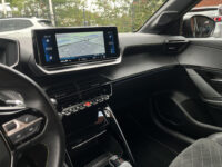 Peugeot 208 1.2 PureTech GT 131PK!! // NAVI // ADAPTIVE CRUISE // VIRTUAL COCKPIT // TREKHAAK // PANODAK // 73