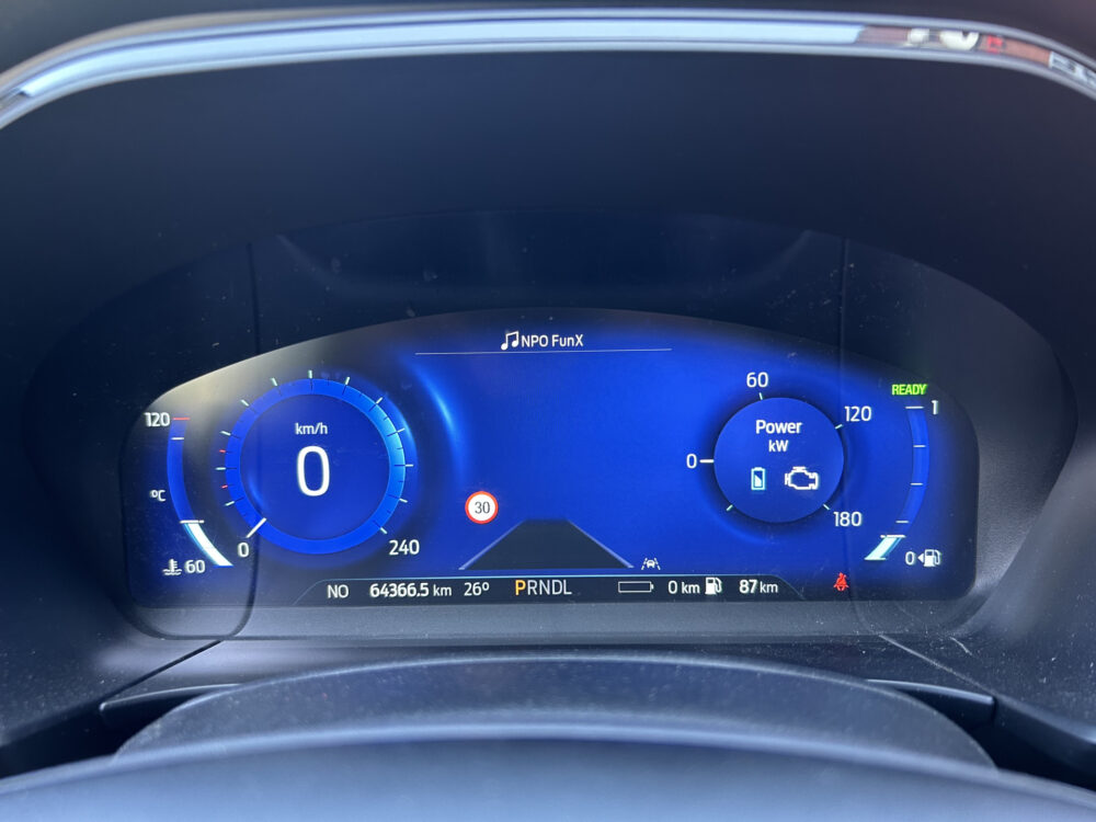 Ford Kuga 2.5 PHEV ST-Line // LED // NAVI + CARPLAY // CLIMA // PDC V+A // CAMERA // KEYLESS 30