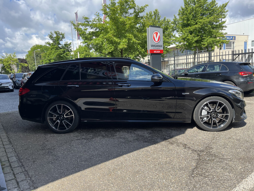 Mercedes-Benz C-Klasse Estate AMG 43 4MATIC // BURMESTER // SCHAALSTOELEN // PANO-SCHUIFDAK // 360 CAMERA // DODEHOEK // 12