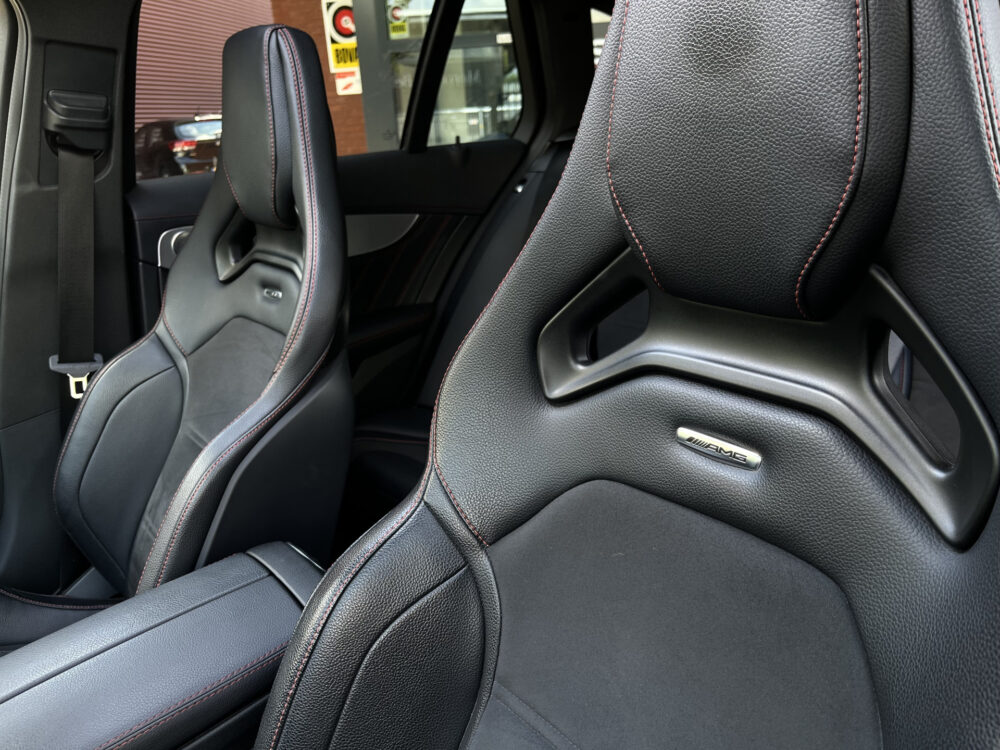 Mercedes-Benz C-Klasse Estate AMG 43 4MATIC // BURMESTER // SCHAALSTOELEN // PANO-SCHUIFDAK // 360 CAMERA // DODEHOEK // 20