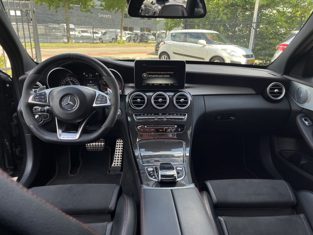 Mercedes-Benz C-Klasse Estate AMG 43 4MATIC // BURMESTER // SCHAALSTOELEN // PANO-SCHUIFDAK // 360 CAMERA // DODEHOEK // 22