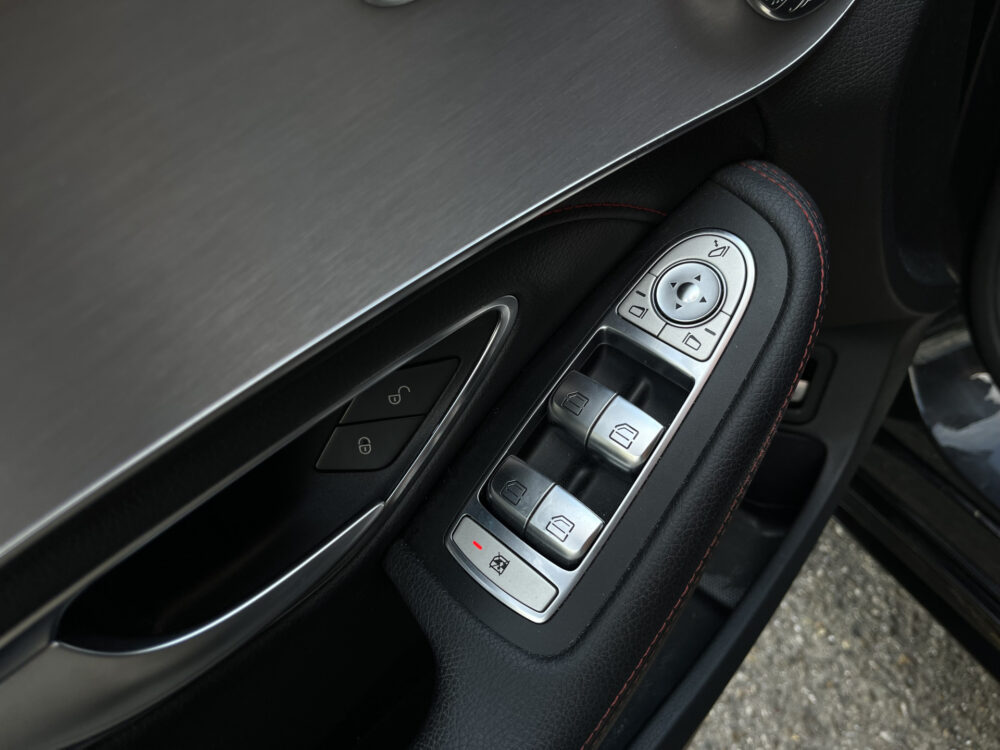 Mercedes-Benz C-Klasse Estate AMG 43 4MATIC // BURMESTER // SCHAALSTOELEN // PANO-SCHUIFDAK // 360 CAMERA // DODEHOEK // 24