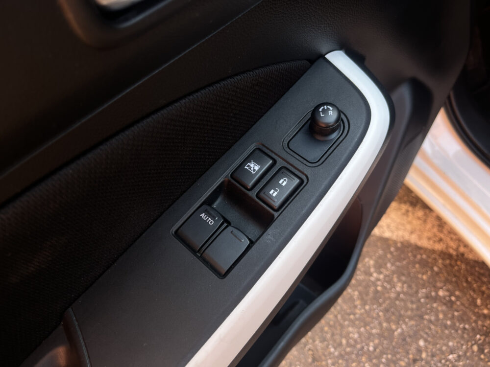 Suzuki Swift 1.2 Select Smart Hybrid // ADAPT. CRUISE // CAMERA+SENSOREN // STOELVERWARMING // APPLE-ANDROID AUTO // 16
