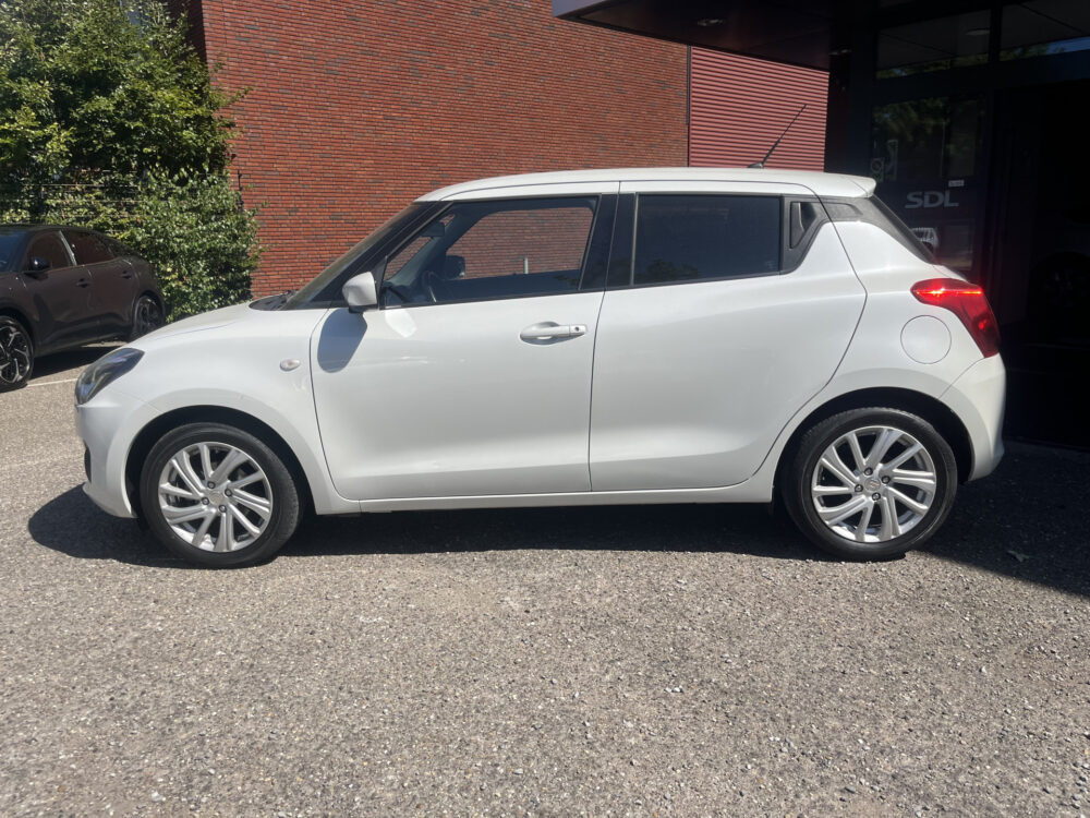 Suzuki Swift 1.2 Select Smart Hybrid // ADAPT. CRUISE // CAMERA+SENSOREN // STOELVERWARMING // APPLE-ANDROID AUTO // 2
