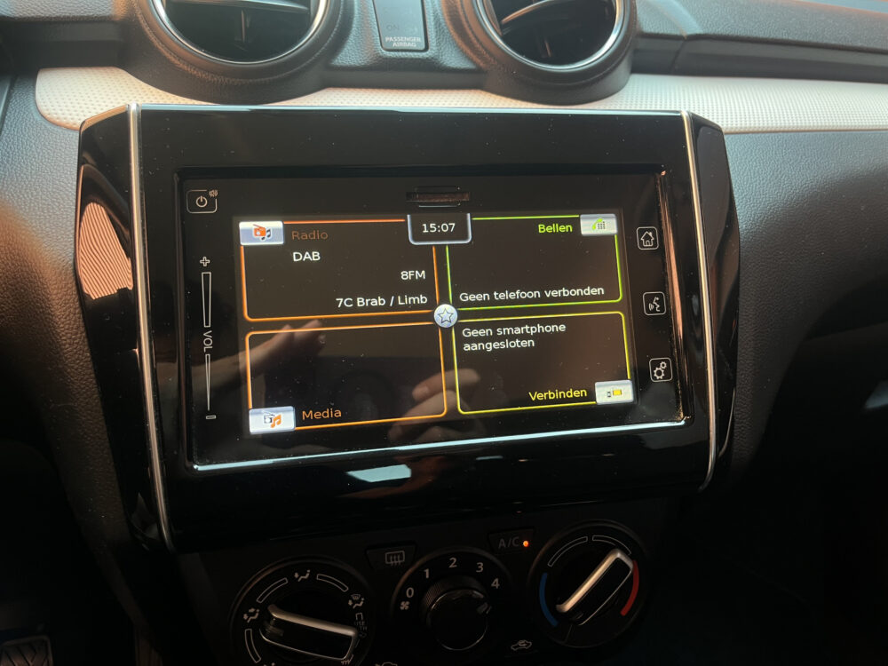 Suzuki Swift 1.2 Select Smart Hybrid // ADAPT. CRUISE // CAMERA+SENSOREN // STOELVERWARMING // APPLE-ANDROID AUTO // 27