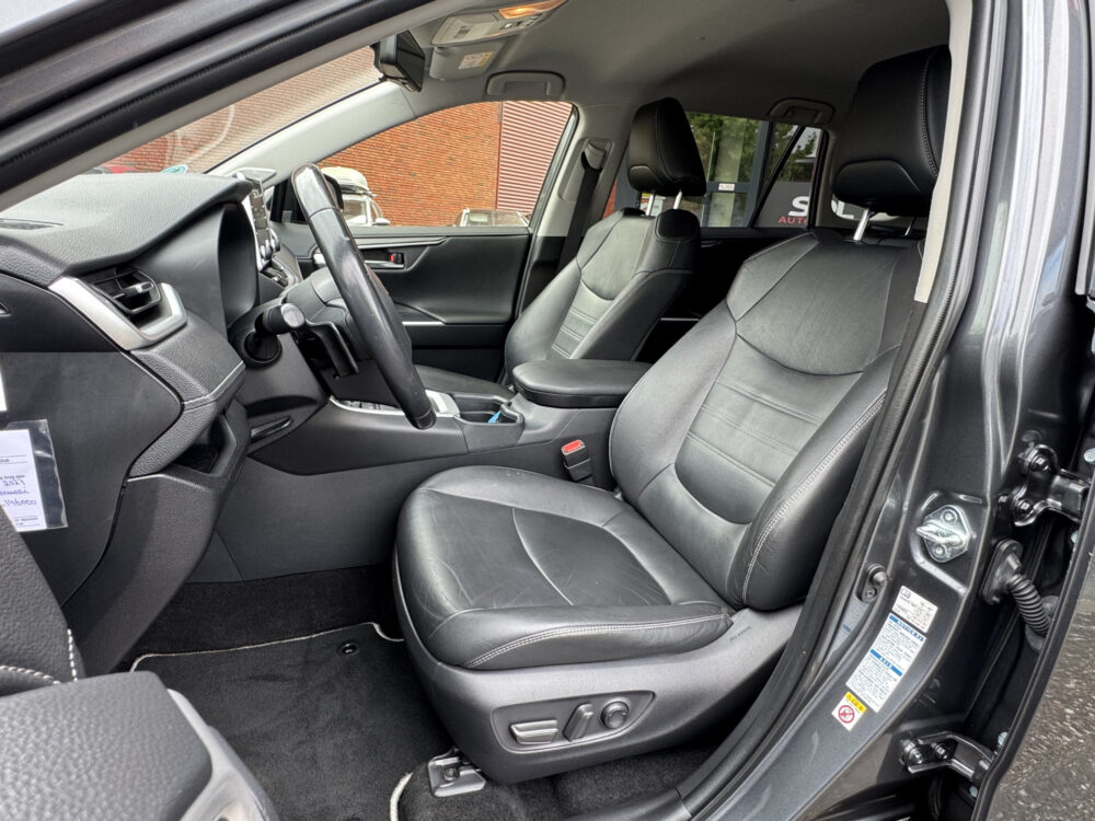Toyota RAV4 2.5 Hybrid AWD Executive // MEMORY SEATS // JBL PREMIUM AUDIO // LEDEREN BEKLEDING // 1650 TREKGEWICHT // 12