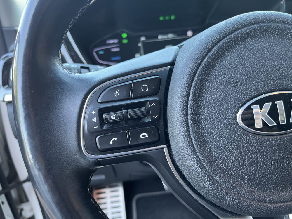 Kia Niro 1.6 GDi PHEV ExecutiveLine // LEDER // ELEK.STOEL+GEHEUGEN // DODEHOEK // JBL // KEYLESS // STOELVERKOELING-VERWARMING // 20