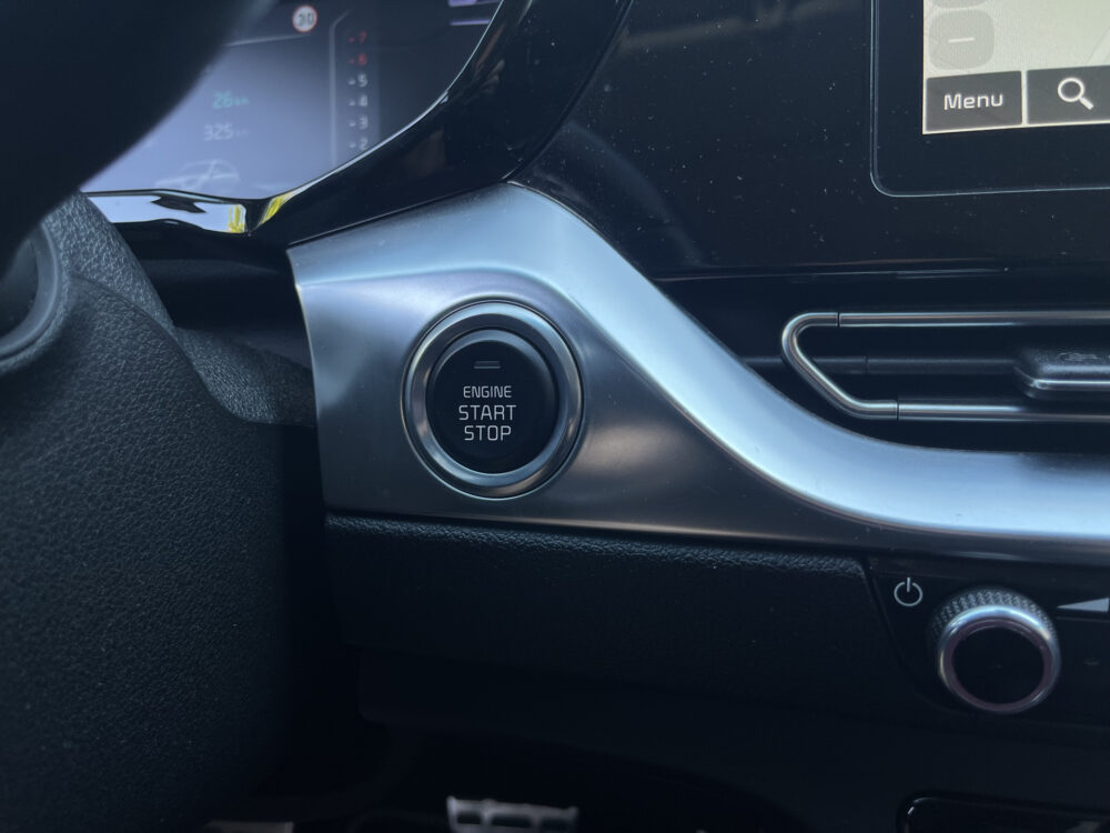 Kia Niro 1.6 GDi PHEV ExecutiveLine // LEDER // ELEK.STOEL+GEHEUGEN // DODEHOEK // JBL // KEYLESS // STOELVERKOELING-VERWARMING // 30