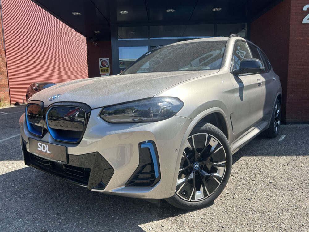 BMW iX3 High Executive 80 kWh M Sport Shadow Line 80 kWh // HUD-DISPLAY // SCHUIF-KANTELDAK // LEDER+ELEK. STOELEN // HARMAN&KARDON AUDI 1