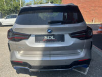 BMW iX3 High Executive 80 kWh M Sport Shadow Line 80 kWh // HUD-DISPLAY // SCHUIF-KANTELDAK // LEDER+ELEK. STOELEN // HARMAN&KARDON AUDI 45