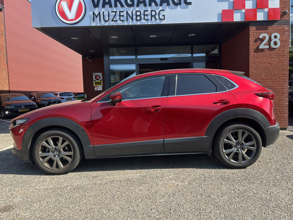 Mazda CX-30 2.0 e-SkyActiv-X M Hybrid Luxury 180 PK!! // NAVI // LEDER // SCHUIFKANTELDAK // TREKHAAK // CAMERA // MEMORY SEATS // BOSE AUDI 3