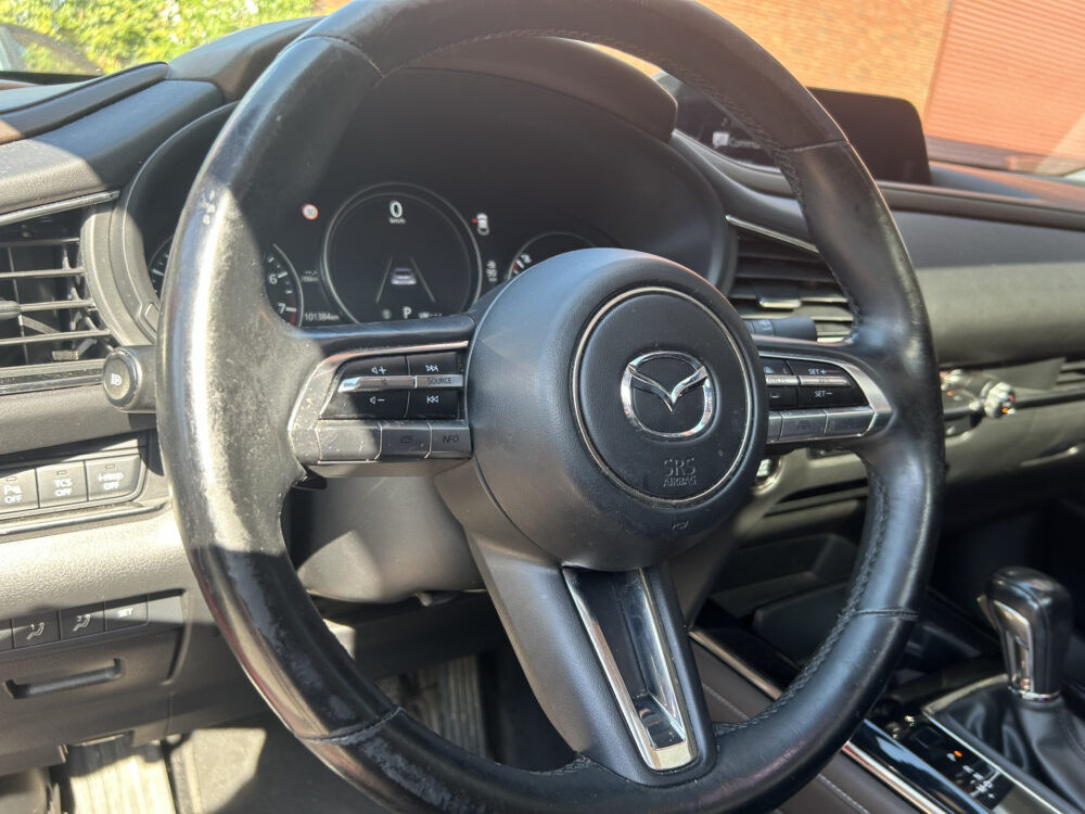 Mazda CX-30 2.0 e-SkyActiv-X M Hybrid Luxury 180 PK!! // NAVI // LEDER // SCHUIFKANTELDAK // TREKHAAK // CAMERA // MEMORY SEATS // BOSE AUDI 6