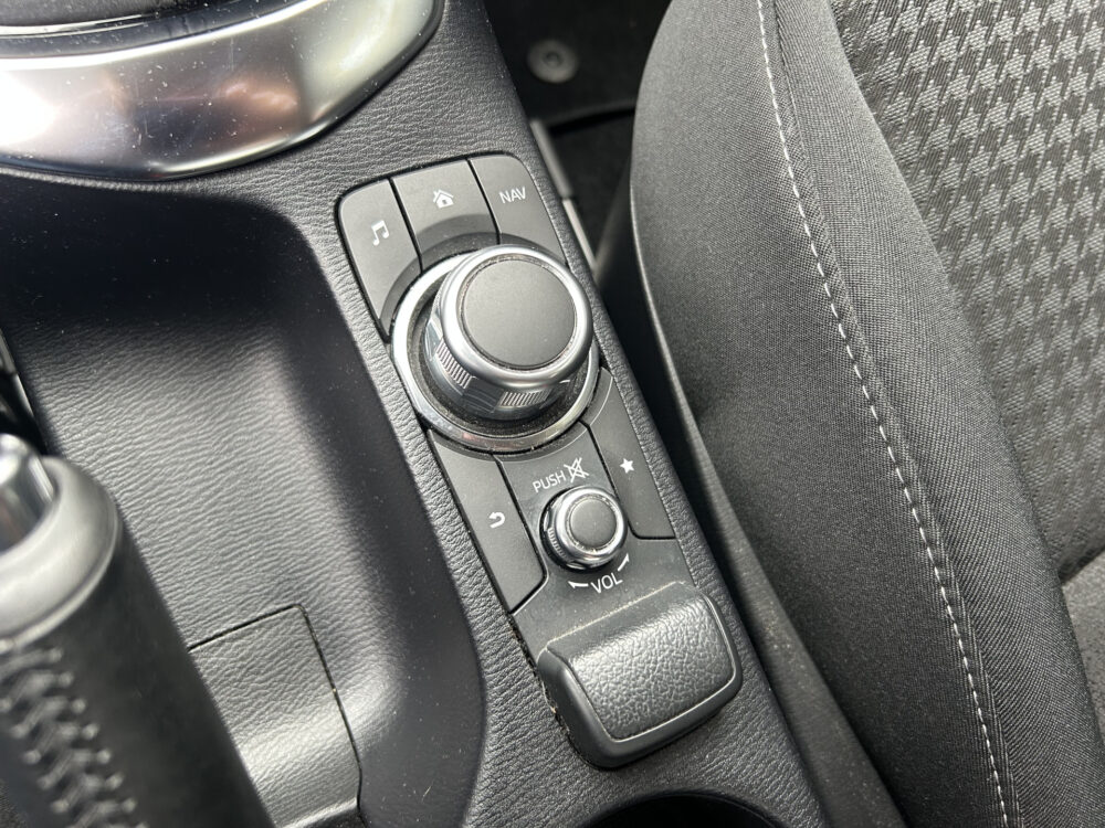 Mazda 2 1.5 Skyactiv-G TS+ // DEALER ONDERHOUDEN!! // NAVI // CLIMA // PDC // CAMERA // CRUISE // STOELVERWARMING 20