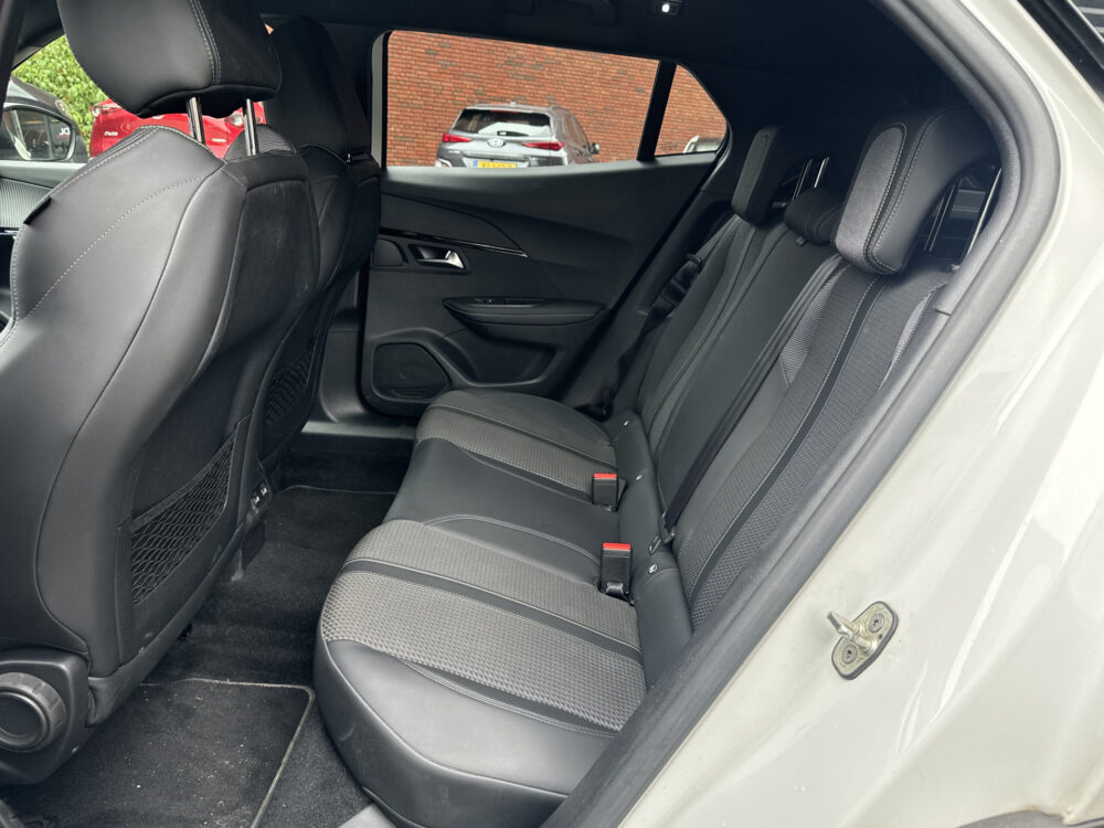 Peugeot 2008 1.2 PureTech GT-Line // D. RIEM VERVANGEN!! // APPLE CARPLAY - ANDROID AUTO // CLIMA // TREKHAAK // CRUISE // LED // VIRTUAL COC 13