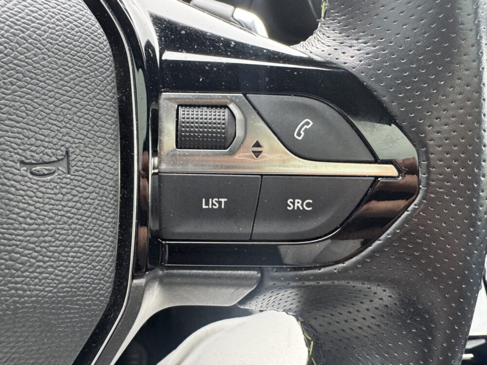 Peugeot 2008 1.2 PureTech GT-Line // D.RIEM VERVANGEN // MASSAGE STOEL // LEDER // PANO SCHUIF-KANTELDAK // NAVI // CAMERA // ADAPTIVE CRUISE 18