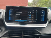 Peugeot 2008 1.2 PureTech GT-Line // D.RIEM VERVANGEN // MASSAGE STOEL // LEDER // PANO SCHUIF-KANTELDAK // NAVI // CAMERA // ADAPTIVE CRUISE 60