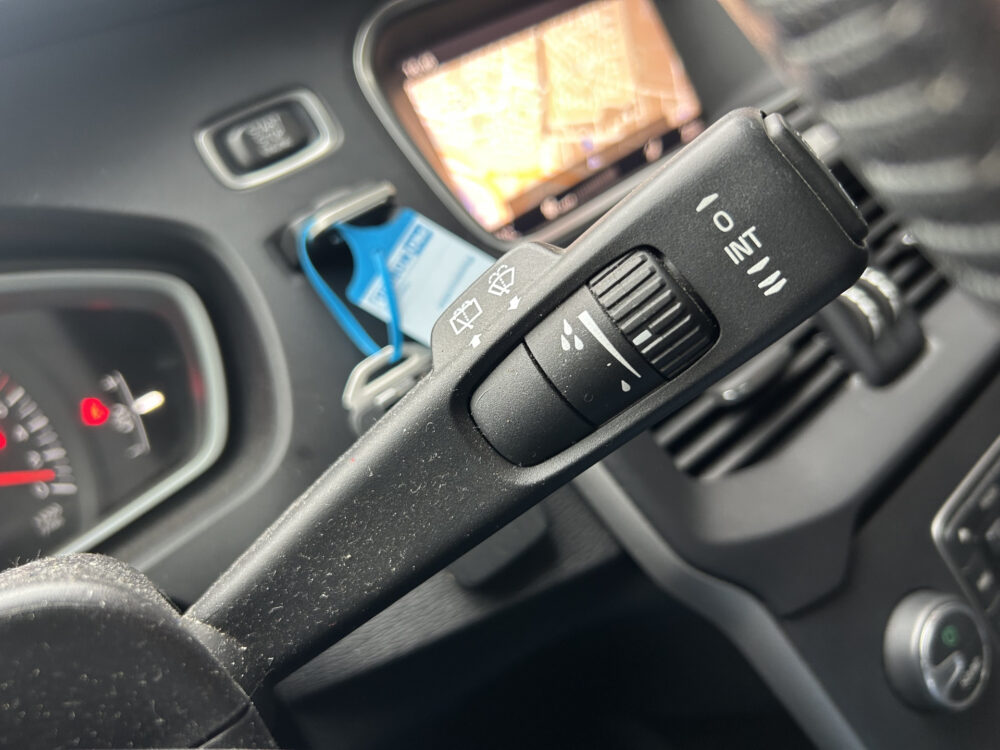 Volvo V40 2.0 T2 Nordic+ // LEDER // NAVI // CRUISE // CLIMA // PDC // TREKHAAK!! 12