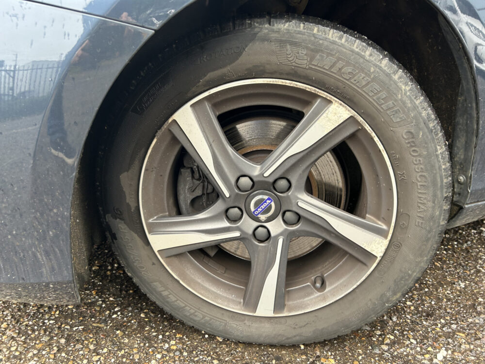 Volvo V40 2.0 T2 Nordic+ // LEDER // NAVI // CRUISE // CLIMA // PDC // TREKHAAK!! 24