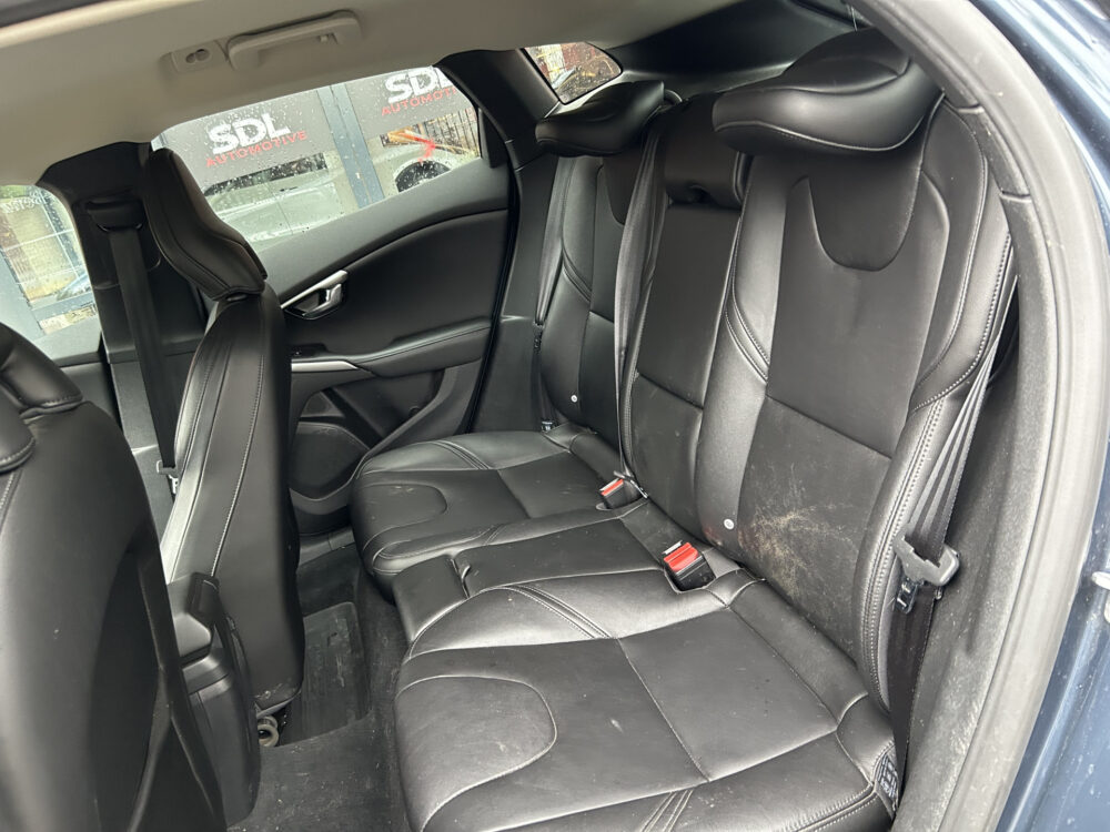 Volvo V40 2.0 T2 Nordic+ // LEDER // NAVI // CRUISE // CLIMA // PDC // TREKHAAK!! 25