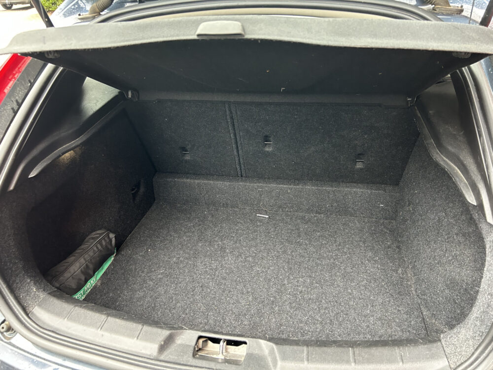 Volvo V40 2.0 T2 Nordic+ // LEDER // NAVI // CRUISE // CLIMA // PDC // TREKHAAK!! 26