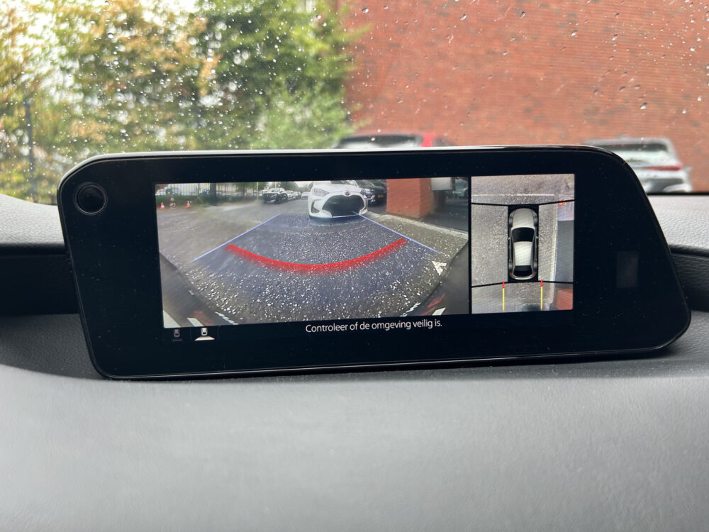 Mazda 3 2.0 e-SkyActiv-G M Hybrid 122 Luxury // FULL LED // NAVI + CARPLAY // 360 CAMERA // MEMORY SEAT // BOSE AUDIO // ADAPTIVE CRUISE 15