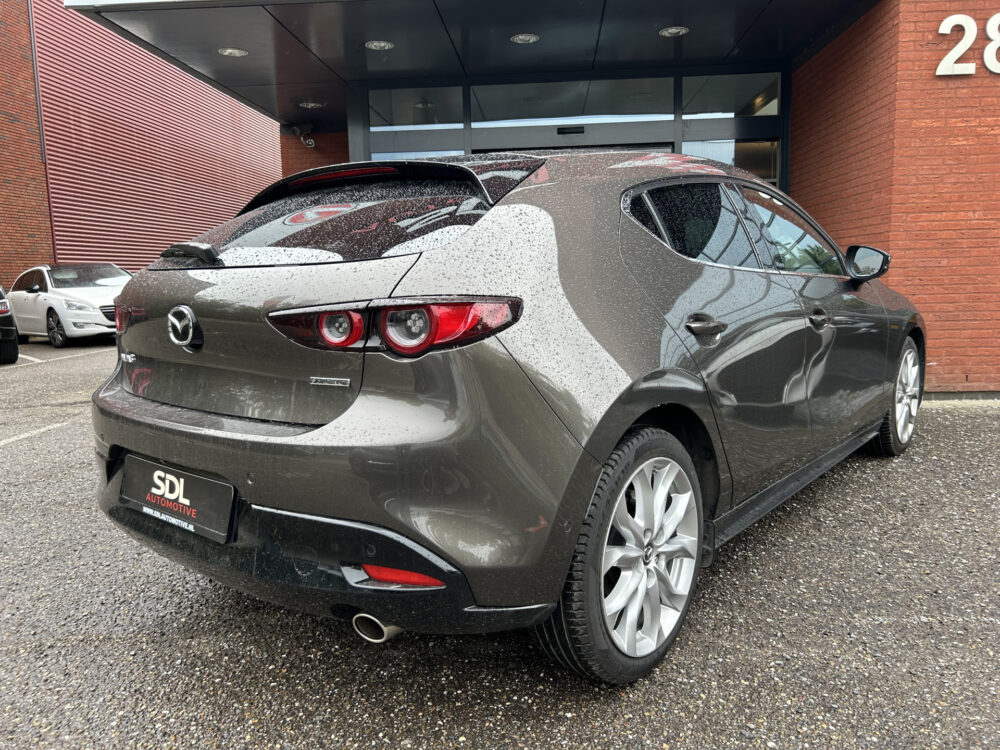 Mazda 3 2.0 e-SkyActiv-G M Hybrid 122 Luxury // FULL LED // NAVI + CARPLAY // 360 CAMERA // MEMORY SEAT // BOSE AUDIO // ADAPTIVE CRUISE 2