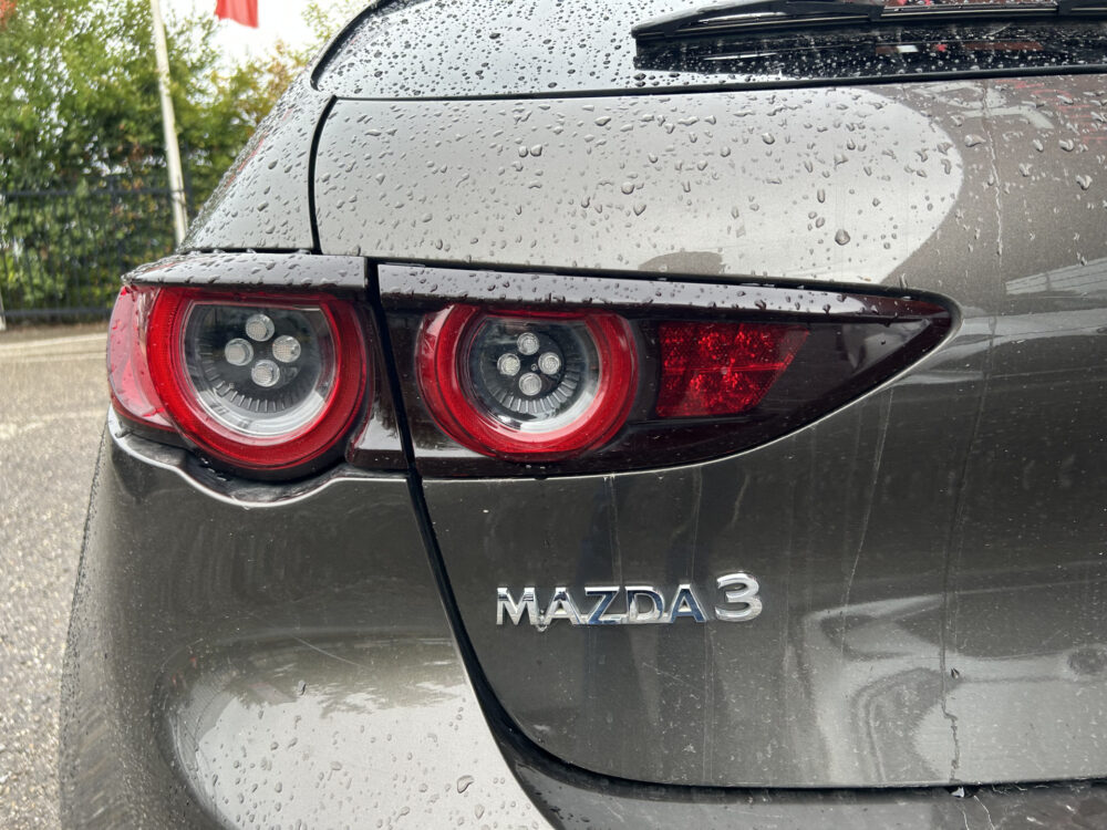 Mazda 3 2.0 e-SkyActiv-G M Hybrid 122 Luxury // FULL LED // NAVI + CARPLAY // 360 CAMERA // MEMORY SEAT // BOSE AUDIO // ADAPTIVE CRUISE 33