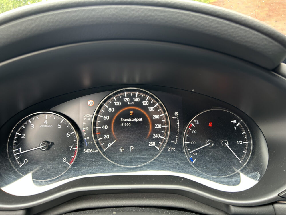 Mazda 3 2.0 e-SkyActiv-G M Hybrid 122 Luxury // FULL LED // NAVI + CARPLAY // 360 CAMERA // MEMORY SEAT // BOSE AUDIO // ADAPTIVE CRUISE 35