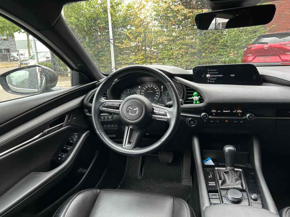 Mazda 3 2.0 e-SkyActiv-G M Hybrid 122 Luxury // FULL LED // NAVI + CARPLAY // 360 CAMERA // MEMORY SEAT // BOSE AUDIO // ADAPTIVE CRUISE 7