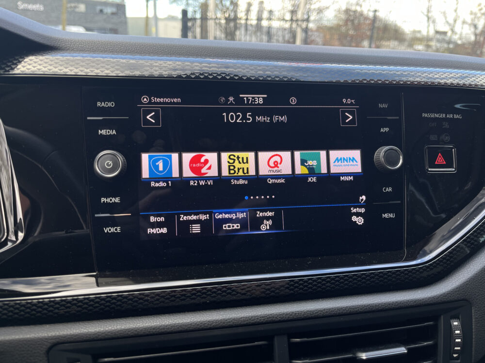Volkswagen Taigo 1.0 TSI Style // ADAPT. CRUISE // VIRTUAL COCKPIT // NAVIGATIE + APPLE CARPLAY// CAMERA // LED // CLIMA // PDC // 26
