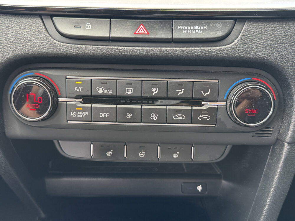 Kia Xceed 1.6 GDi PHEV DynamicPlusLine // ELEK. ACHTERKLEP // KEYLESS // HALF LEDER // CAMERA+SENSOREN // STUUR+STOELVERARMING // NAVI+CAR 21