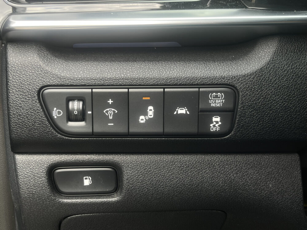 Kia Niro 1.6 GDi Hybrid DynamicPlusLine // AFN. TREKHAAK // ADAPT. CRUISE // KEYLESS // DODEHOEK // CAMERA+SENSOREN // JBL AUDIO // STUUR 25